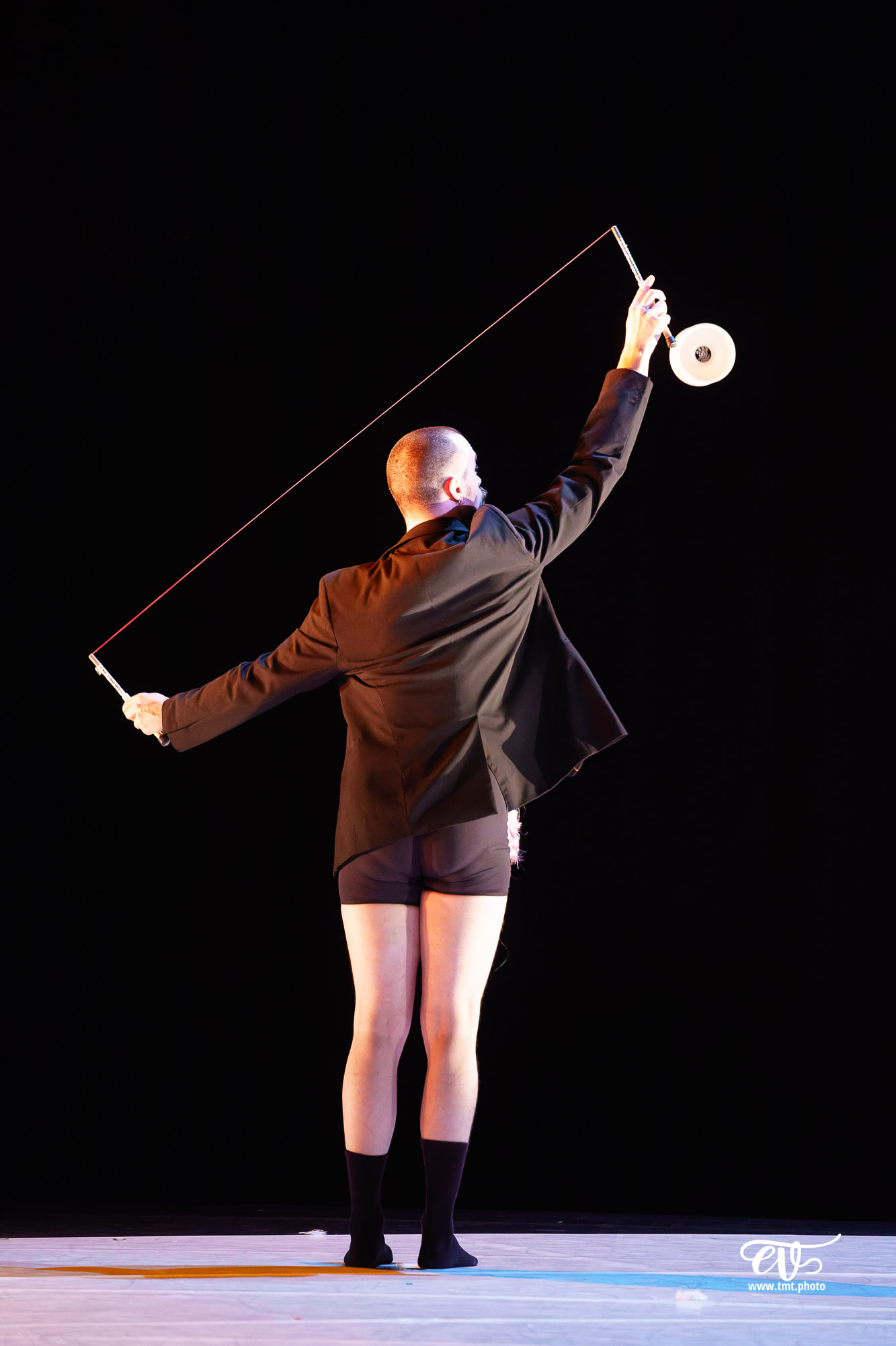 A4 (COMME LA FEUILLE) CIE CHICOS MAMBO